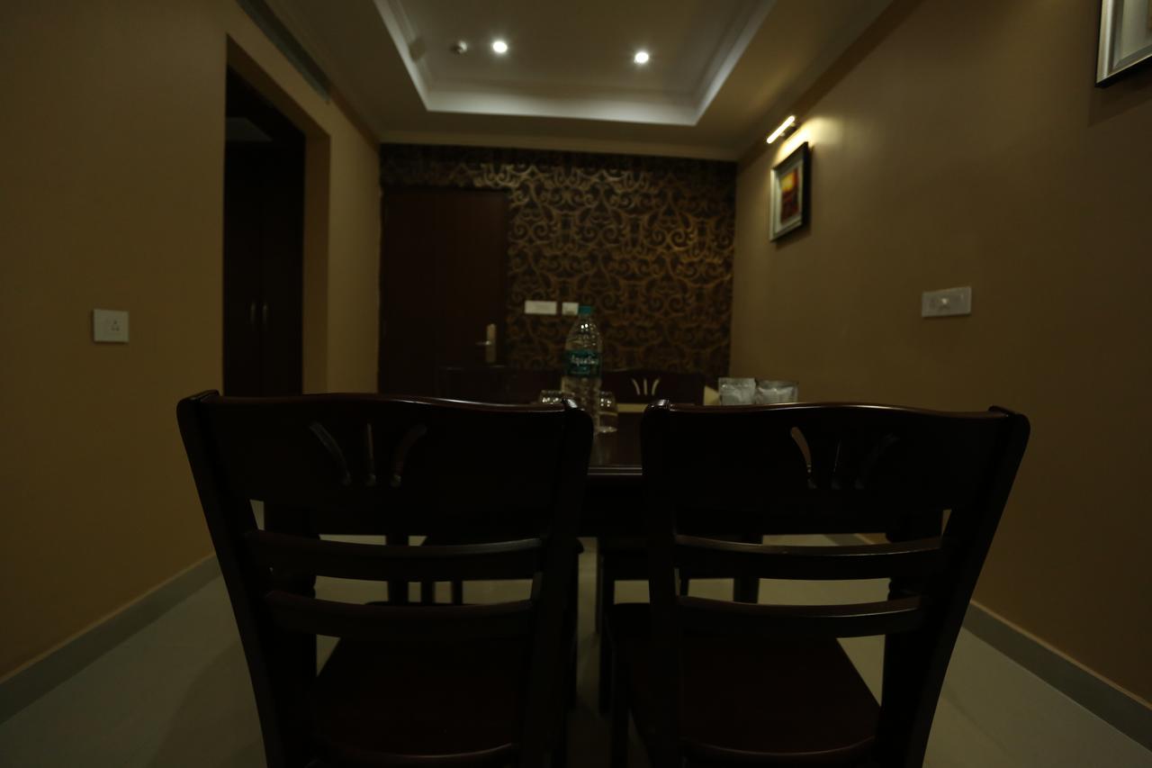 Kamlesh Continental Angul Quarto foto
