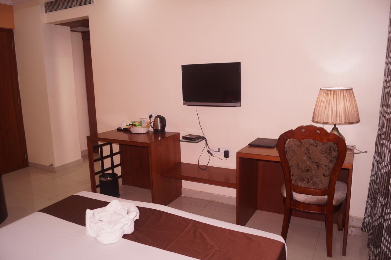 Kamlesh Continental Angul Quarto foto