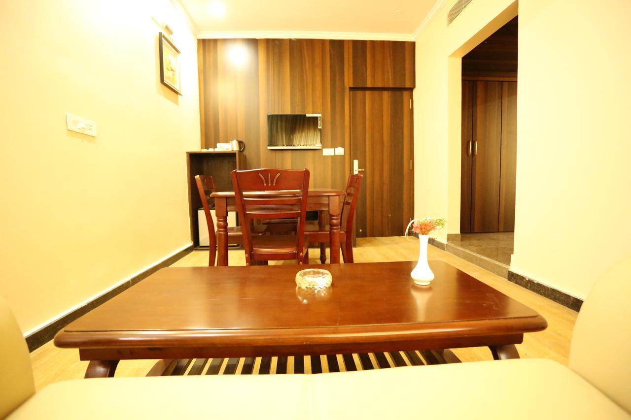 Kamlesh Continental Angul Quarto foto